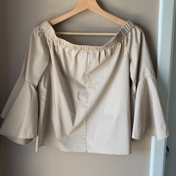 JENNIFER LOPEZ Tan Off the Shoulder Ruffle
Sleeve Blouse - Picture 7 of 7